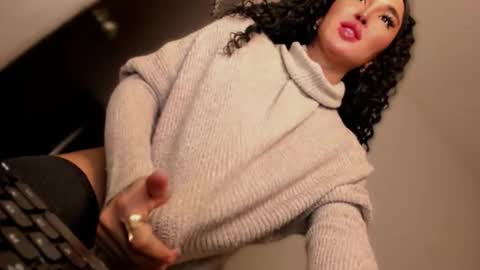 Snapshot of transnextdoor_ chatting on 10.04.25 ALMIGHTY GODDESS VALENTINA online show from 10.04.25