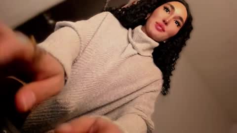 Snapshot of transnextdoor_ chatting on 10.05.25 ALMIGHTY GODDESS VALENTINA online show from 10.05.25