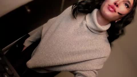 Snapshot of transnextdoor_ chatting on 10.10.25 ALMIGHTY GODDESS VALENTINA online show from 10.10.25