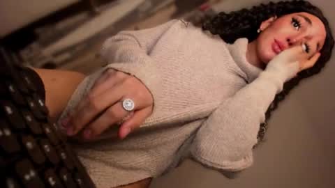 Snapshot of transnextdoor_ chatting on 10.17.25 ALMIGHTY GODDESS VALENTINA online show from 10.17.25