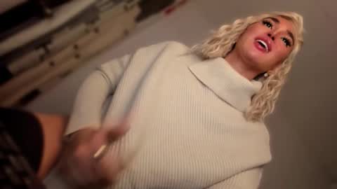 Snapshot of transnextdoor_ chatting on 10.19.25 ALMIGHTY GODDESS VALENTINA online show from 10.19.25