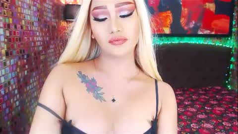 KYLIE BELLA  TS online show from 02.05.25