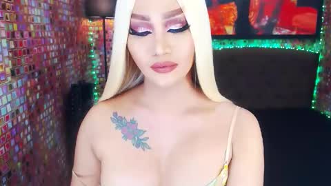 KYLIE BELLA  TS online show from 02.10.25