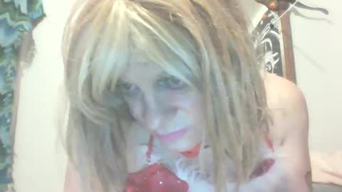 Snapshot of traphouseslutbunny4fun chatting on 12.25.24 traphouseslutbunny4fun online show from 12.25.24