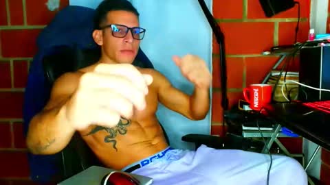 Snapshot of travisdiamonds chatting on 02.17.26 TRAVIS. online show from 02.17.26