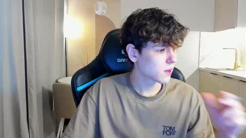 travisrivas online show from 10.10.25