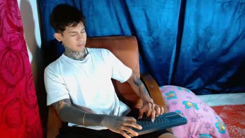 TRAV - INDEPENDENT MODEL online show from 02.11.25
