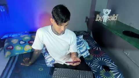 TRAV - INDEPENDENT MODEL online show from 09.08.25