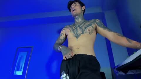 TRAV - INDEPENDENT MODEL online show from 10.10.25