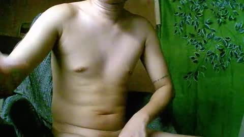 Snapshot of trebz_01 chatting on 11.19.25 trebz_01 online show from 11.19.25