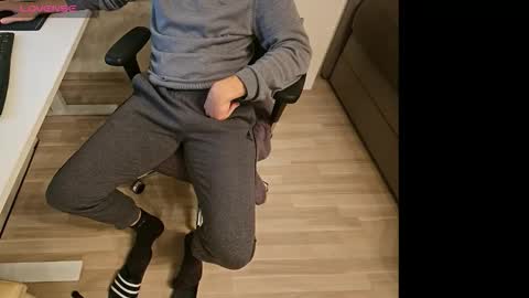 Snapshot of tree1989 chatting on 10.14.25 tree1989 online show from 10.14.25