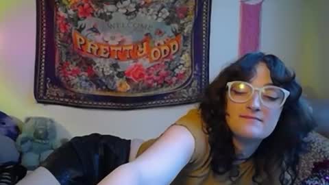 Snapshot of treecups chatting on 09.16.25 treecups online show from 09.16.25