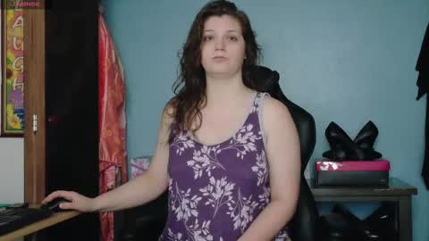 Snapshot of treejeanne chatting on 09.28.25 TreeJeanne online show from 09.28.25