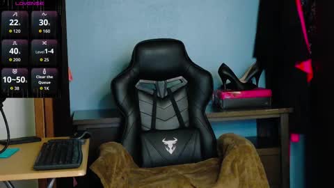 Snapshot of treejeanne chatting on 10.08.25 TreeJeanne online show from 10.08.25