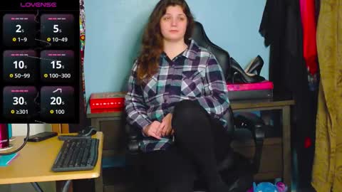 Snapshot of treejeanne chatting on 12.13.25 TreeJeanne online show from 12.13.25