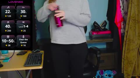 Snapshot of treejeanne chatting on 12.20.25 TreeJeanne online show from 12.20.25