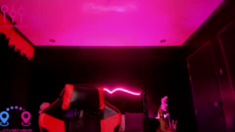 Snapshot of tremendouscockdestroyer chatting on 03.09.25 Jade online show from 03.09.25