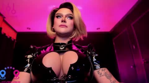 Snapshot of tremendouscockdestroyer chatting on 03.11.25 Jade online show from 03.11.25