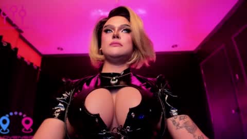 Snapshot of tremendouscockdestroyer chatting on 03.12.25 Jade online show from 03.12.25