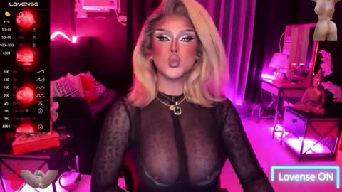 Snapshot of tremendouscockdestroyer chatting on 09.29.25 Jade online show from 09.29.25