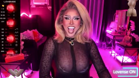 Snapshot of tremendouscockdestroyer chatting on 09.30.25 Jade online show from 09.30.25