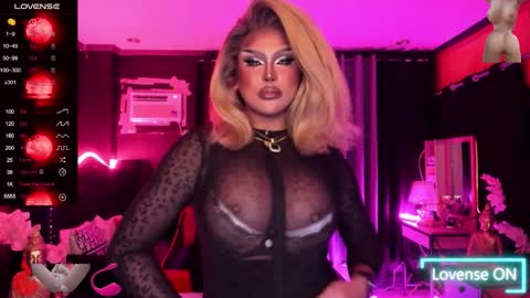 Snapshot of tremendouscockdestroyer chatting on 10.08.25 Jade online show from 10.08.25