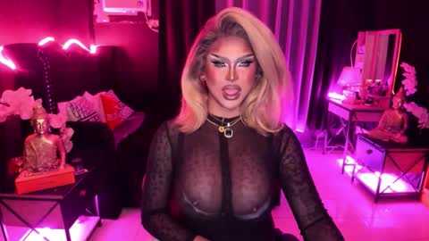 Snapshot of tremendouscockdestroyer chatting on 10.20.25 Jade online show from 10.20.25