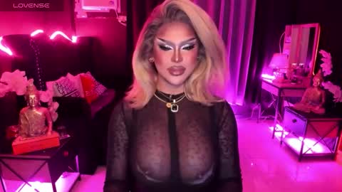 Snapshot of tremendouscockdestroyer chatting on 10.26.25 Jade online show from 10.26.25