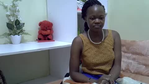 Snapshot of trendybooty chatting on 10.10.25 tendybooty online show from 10.10.25