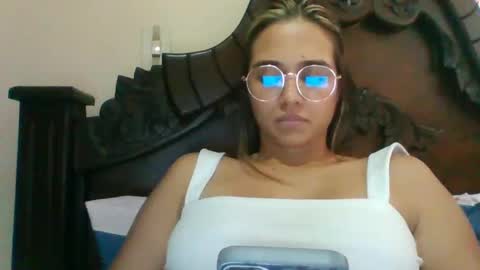triana_bell online show from 12.02.24