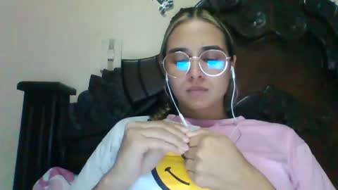 triana_bell online show from 12.11.24