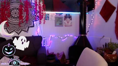 Snapshot of tricky_nymph chatting on 10.16.25 Cassie online show from 10.16.25