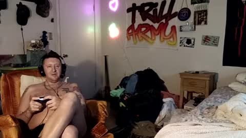 trillnonymau5 online show from 12.17.24