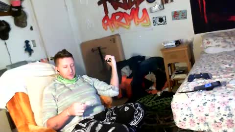 trillnonymau5 online show from 12.25.24