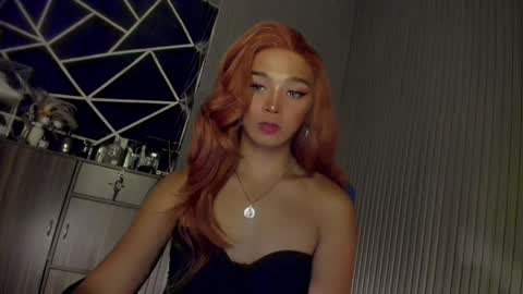 Snapshot of trinityfucksyou chatting on 12.21.24 Ms Ella online show from 12.21.24