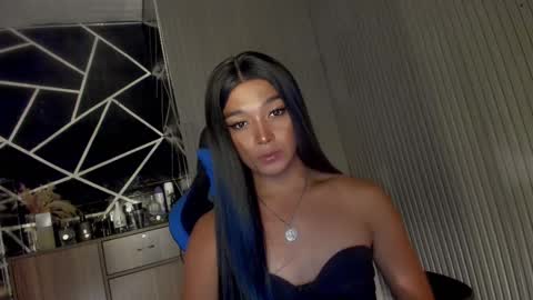 Snapshot of trinityfucksyou chatting on 03.06.25 Ms Ella online show from 03.06.25