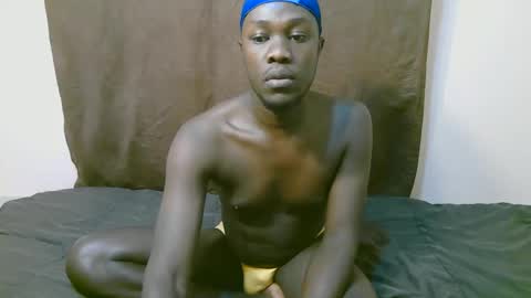 Snapshot of trisbaby3 chatting on 10.28.25 Tris6 online show from 10.28.25