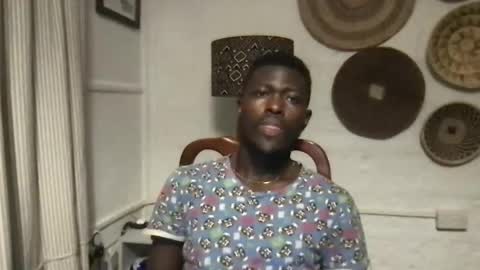 Snapshot of trisboo5 chatting on 12.15.24 Trisboo5 online show from 12.15.24