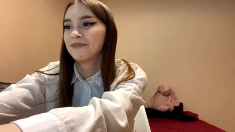 Snapshot of trishaawbrey chatting on 10.30.25 Ur Trisha online show from 10.30.25