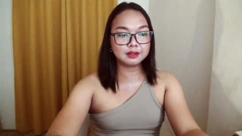 Snapshot of trishakera chatting on 11.15.25 trisha online show from 11.15.25