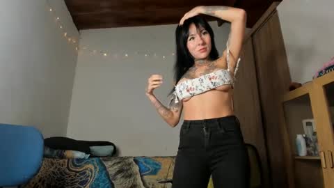 Snapshot of tristan_fantasycam22 chatting on 10.02.25 Tristan And Samara online show from 10.02.25