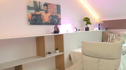 Snapshot of tristangreyaura chatting on 02.13.26 Trystan Grey online show from 02.13.26