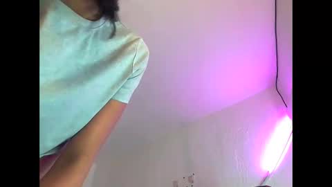Snapshot of trix_ebony chatting on 04.20.26 trix_ebony online show from 04.20.26