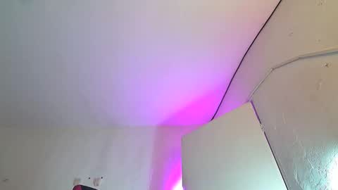 Snapshot of trix_ebony chatting on 04.21.26 trix_ebony online show from 04.21.26