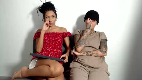 Snapshot of trixiandsuki chatting on 11.11.25 trixiandsuki online show from 11.11.25