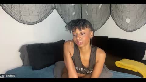 trixie_luv online show from 09.21.25