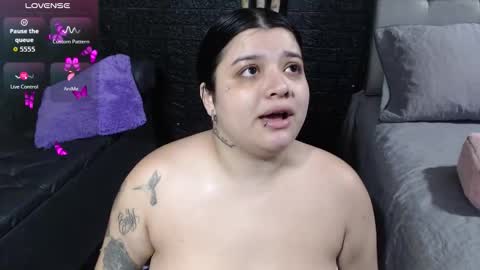 trixxiee_ online show from 10.10.25