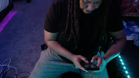 Trmdstrong online show from 11.30.25