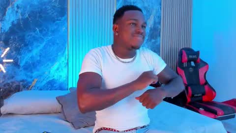 Snapshot of troykhalil chatting on 10.20.25 Troy Khalil online show from 10.20.25