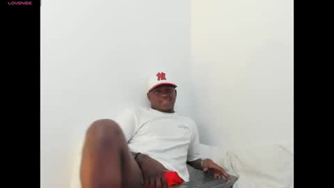 Snapshot of troykhalil chatting on 11.06.25 Troy Khalil online show from 11.06.25